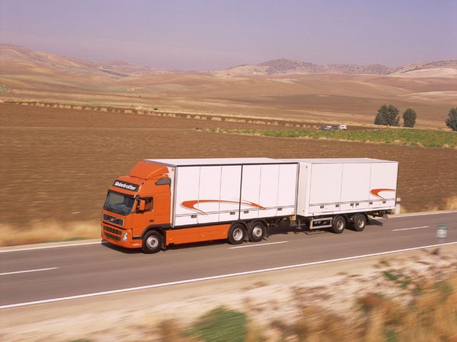  Volvo FM12 6x2 2003 года  (фото 2 из 11)